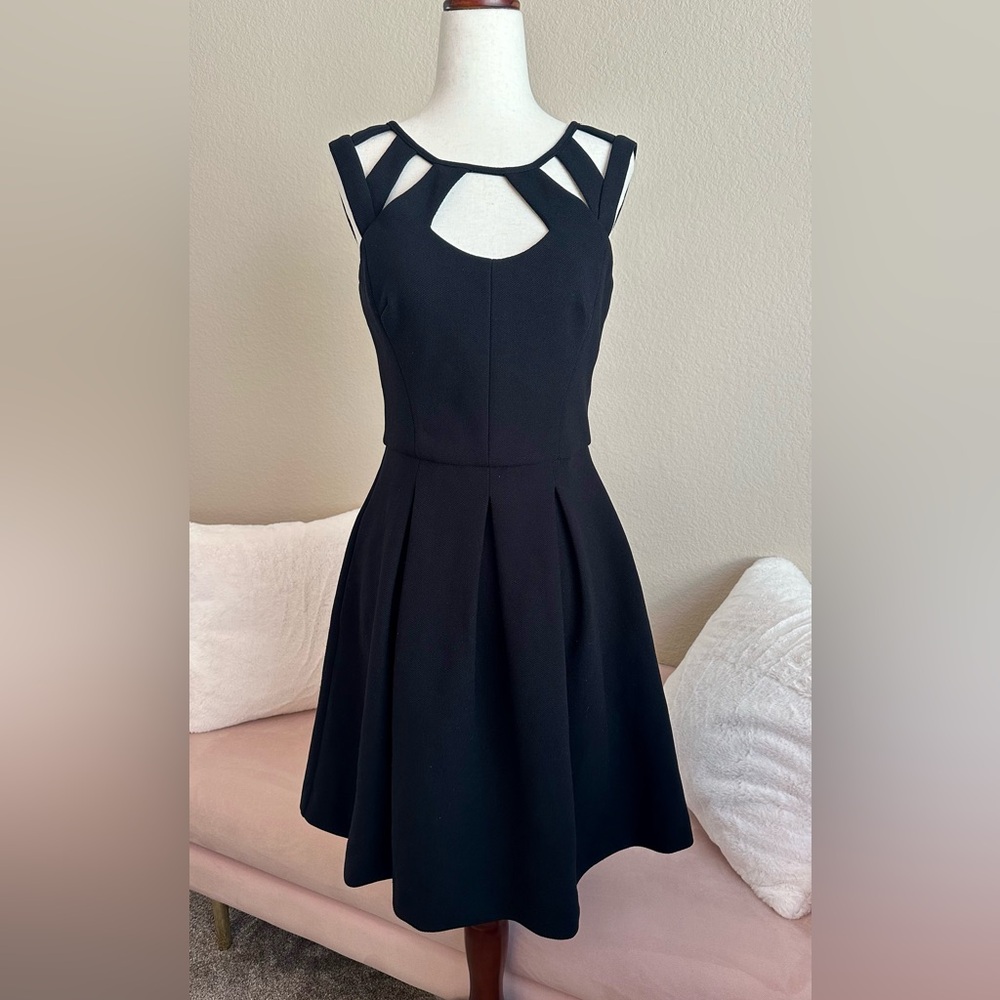 BETSEY JOHNSON Cutout Short Little Black Dress Pleated Sleeveless Women’s 6 Goth